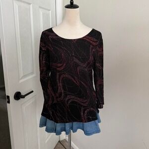 Vintage holiday Black and red glitter shimmery swirl print long sleeve top